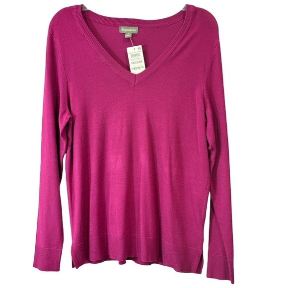 Style & Co. Sweaters - Style & Co Sweater V Neck‎ Lightweight Knit  Magenta Blossom Size Medium NWT